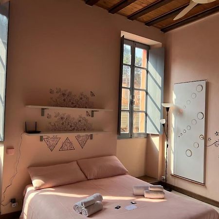 Minimal Studio Con Travi A Vista Piacenza Exterior photo