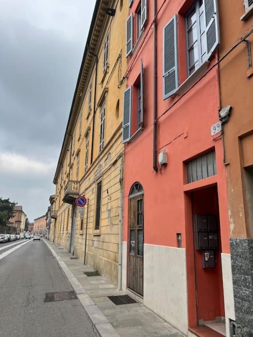 Minimal Studio Con Travi A Vista Piacenza Exterior photo