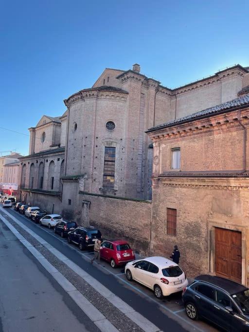 Minimal Studio Con Travi A Vista Piacenza Exterior photo
